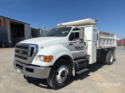 2015 Ford F-750 4x2 S/A Camión dumper
