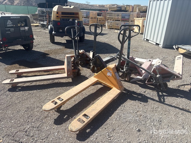Quantity of (6) 5500 lb Pallet Jack