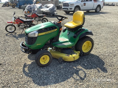 2011 John Deere D160 جزازة العشب