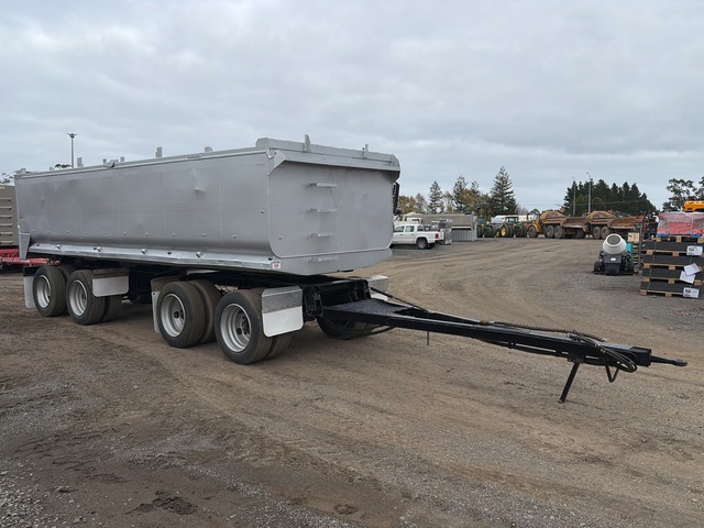 1978 Steelbro 6.8 m Quad/A Tipping Trailer 1978 Steelbro 6.8 m Quad/A Tipping Trailer