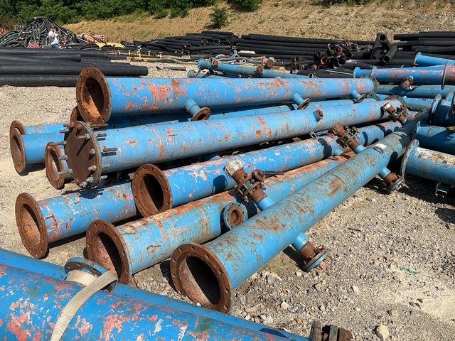 Quantity of (50) 12 in x 4 in x 20 ft Manifolds Manifold