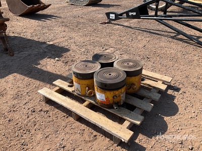 Quantity of (4) Enerpac CL2502 Hydraulic Cylinder