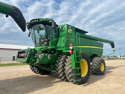 2021 John Deere S790 Combine Harvester