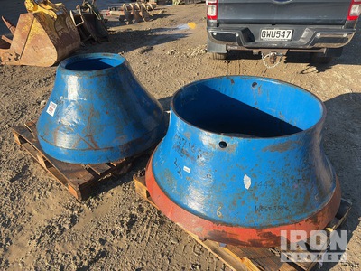 Quantity of (2) Cone & Mantle (Unused) - Fits Sandvik CH440
