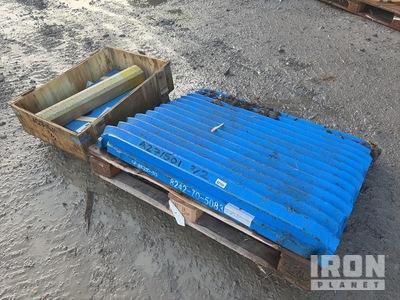 Swing Jaw, Toggle Seat, Toggle Plate (Unused) - Fits Komatsu BR350