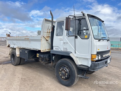 1995 Mitsubishi FM557 4x2 S/A Dump Truck
