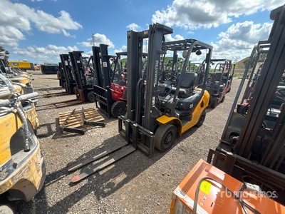 2020 Komatsu FG25T-16 3750 lb Pneumatic Tire Forklift