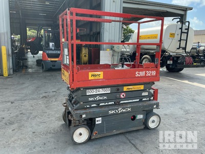 2019 Skyjack SJIII-3219 Electric Piattaforma aerea verticale