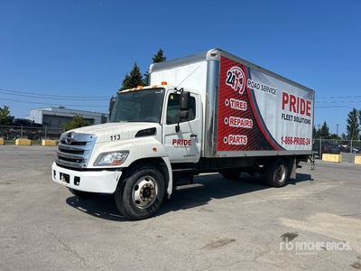 2013 Hino 338 4x2 Utility Truck
