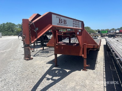 1999 PJ Trailers 28 ft T/A Gooseneck Apparatuur aanhangwagen