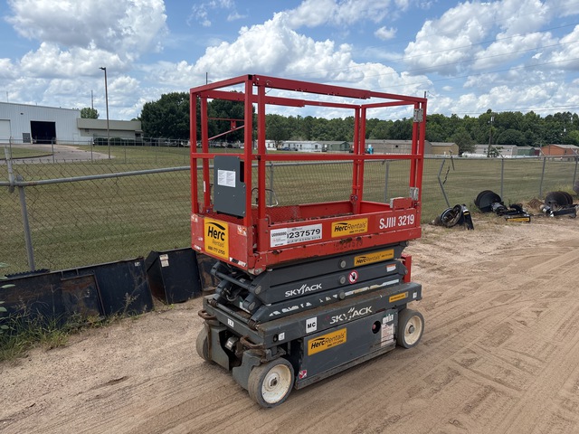 2018 Skyjack SJIII-3219 Electric Scissor Lift