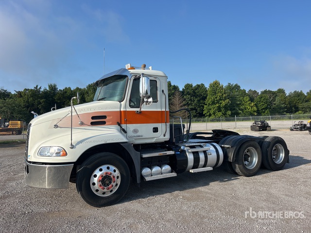 2018 Mack CXU613T 6x2 T/A Day Cab Truck Tractor