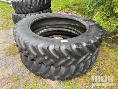 Quantity of (2) 14.9R46 Tractor إطارات المعدات