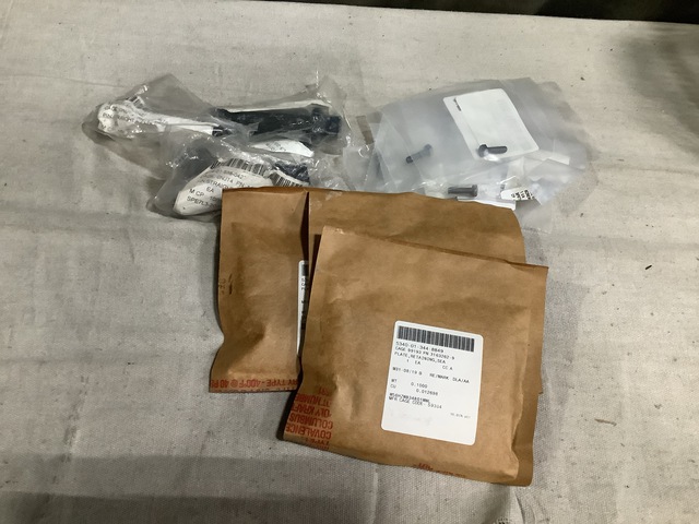 (42) Straight Headless Pins, (120) Hexagon Head Cap Screws & Assorted Items (42) Straight Headless Pins, (120) Hexagon Head Cap Screws & Assorted Items