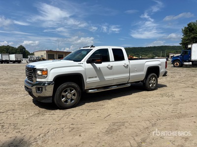 2015 GMC 3500 4x4 Extended Cab Pickup