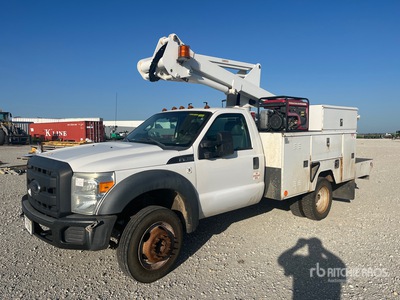 2012 Ford F-450 XL 4x2 Bucket Truck