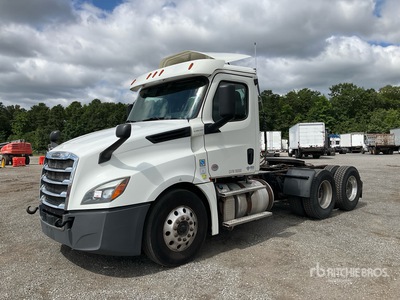 2019 Freightliner Cascadia 113 6x4 T/A Day Cab Truck Tractor