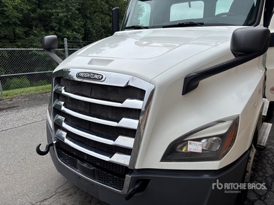 2019 Freightliner Cascadia 113 T/A Day Cab Truck Tractor