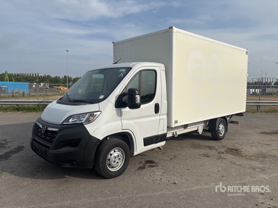 2023 Opel Movano 2.2 103 KW KO/LBW L4 Box body with tail lift L4 Fourgon cargo