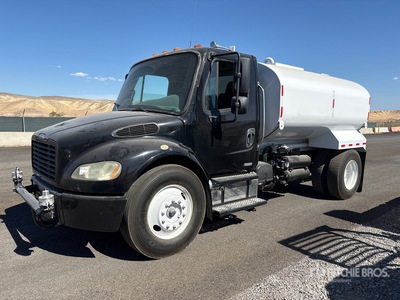 2005 Freightliner M2 2000 gal 4x2 Water Truck