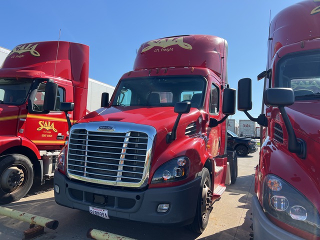 2017 Freightliner 113 4x2 S/A Day Cab Truck Tractor (Inoperable)