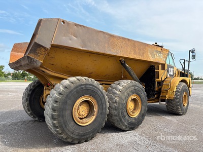 2013 Cat 740B を見 Articulated Dump Truck