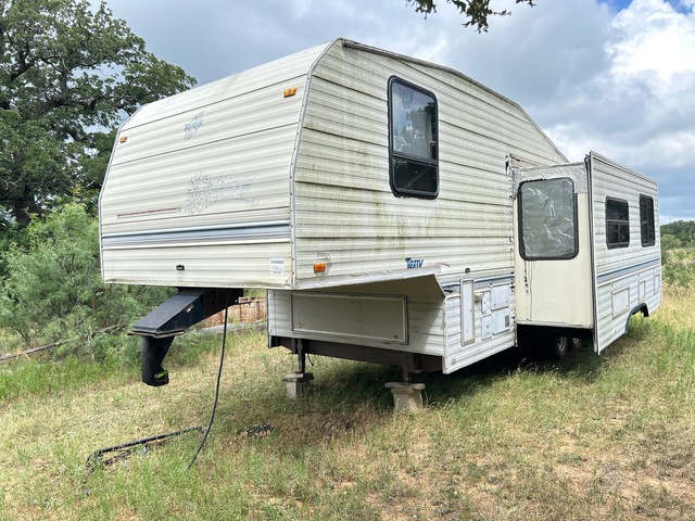 1994 Fleetwood Terry 30 ft T/A Travel Trailer