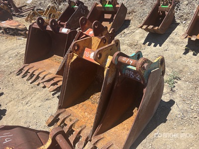 Quantity of (4) Digging 35",11",21",12" Backhoe Rear Bucket - Fits Case 580M, Super M