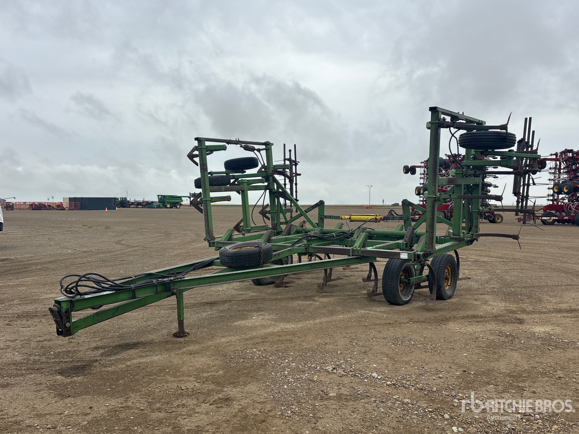 John Deere E1600 24 ft Cultivator