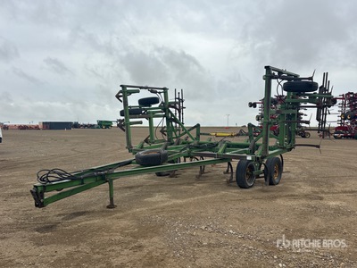John Deere E1600 24 ft Cultivator