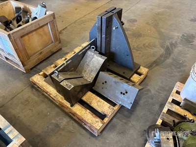 Quantity of Industrial Machine Parts ورش و مخازن متنوعة