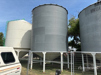 Westeel-Rosco 1406 +/- 2000 bu 6 Ring Grain Bin