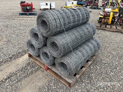 Quantity of 330 ft x 40 in Fencing
