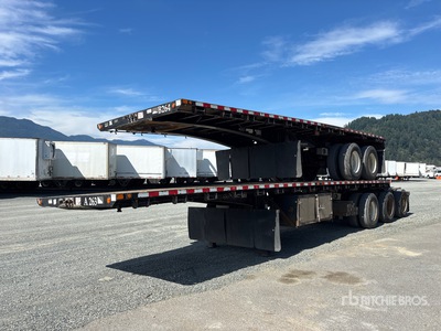 2021 Doepker 32 ft Tri/A Super B-Train Lead Flatbed Trailer