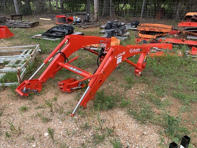 Kubota LA526 Front Loader Attachment (Inoperable)