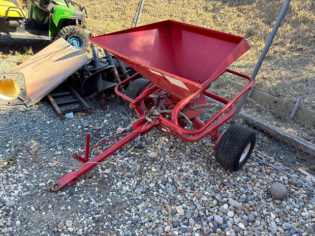 2017 Lely W Fertilizer Spreader