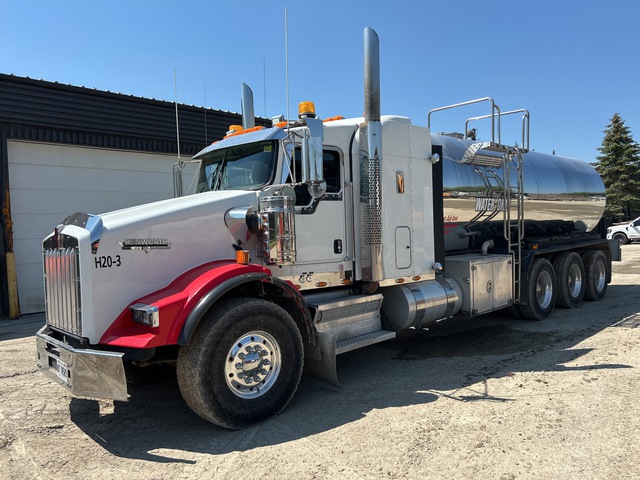2013 Kenworth T800 Diamond 8x6 Sleeper Water Truck