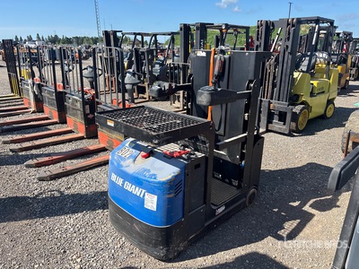 Blue Giant JL-126 800 lb Order Picker