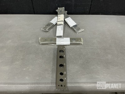(17) Boeing 7-217223422 Electrical Connector Brackets