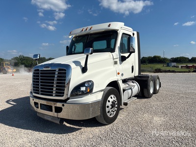 2018 Freightliner Cascadia 125 6x4 T/A Day Cab Truck Tractor