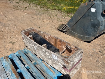 Cat Hydraulic Cylinder(New Rebuild) بنود متنوعة - قطع المعدات - Fits 930K or 930H Wheel Loader