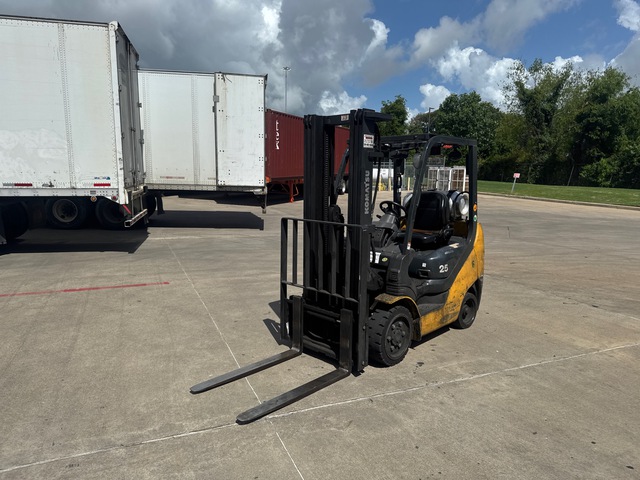 2019 Komatsu FG25ST-16 4650 lb Cushion Tire Forklift