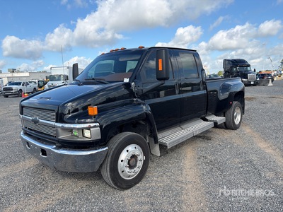 2005 Chevrolet C4500 4x2 Crew Cab Pickup