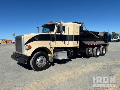 2012 Peterbilt 367 8x4 Sleeper Camion à benne basculante Tri/E