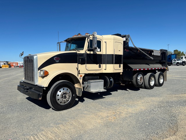 2012 Peterbilt 367 8x4 Sleeper Tri/A Dump Truck