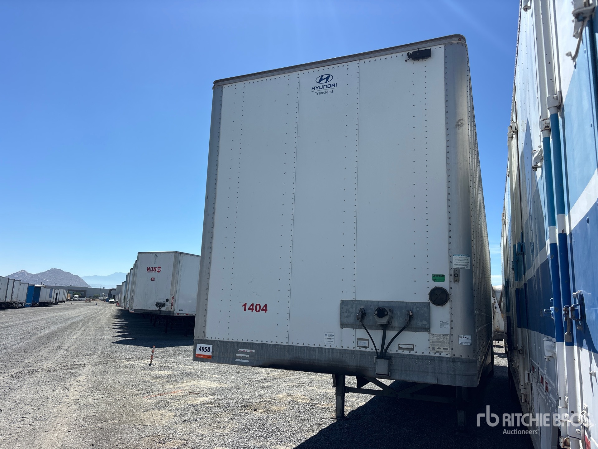 2018 Hyundai 53 ft T/A Van Trailer