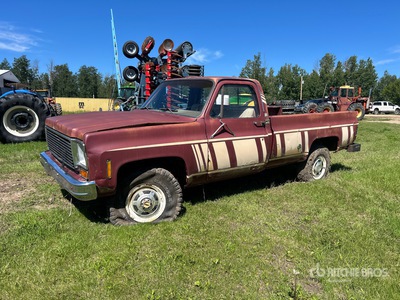 GMC 4x4 Crew Cab Pickup (Inoperable)