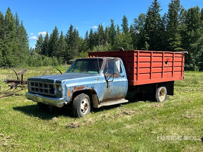 GMC Sierra 35 4x2 Grain Truck