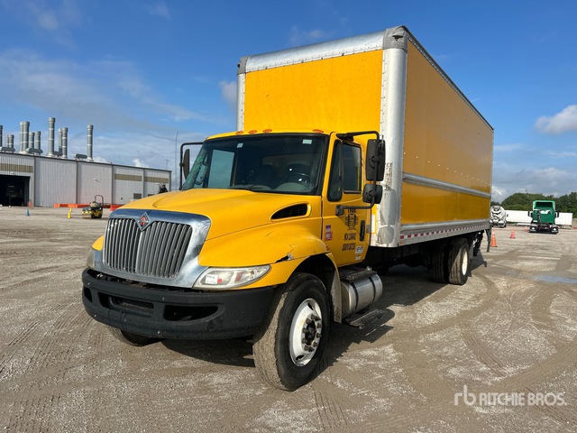 2016 International 4300 4x2 Van Truck