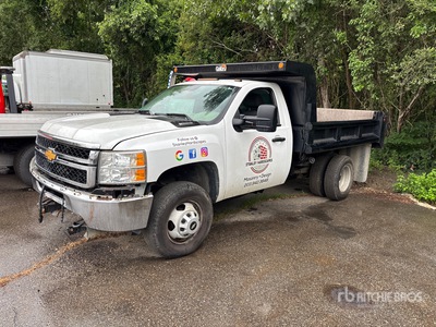 2014 Chevrolet 3500 Camion à benne (Inoperable)